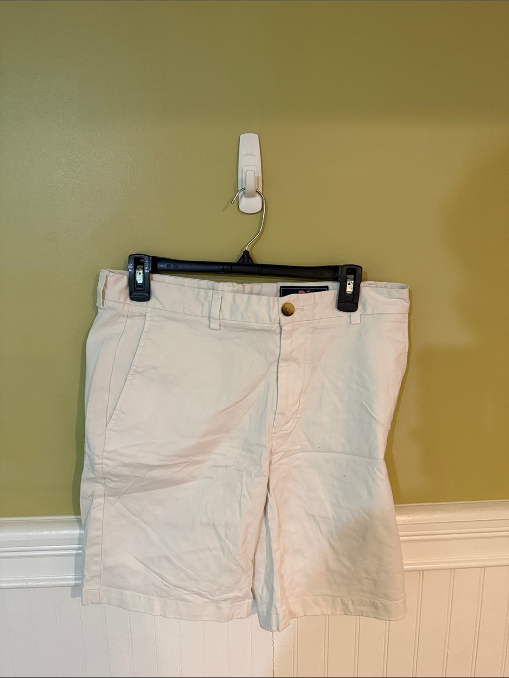 Men's Size 32W Vineyard Vines White Cotton Pleated Shorts